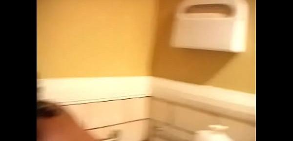  Black guy films his gorgeous wife with chocolate skin pissing in the toilet